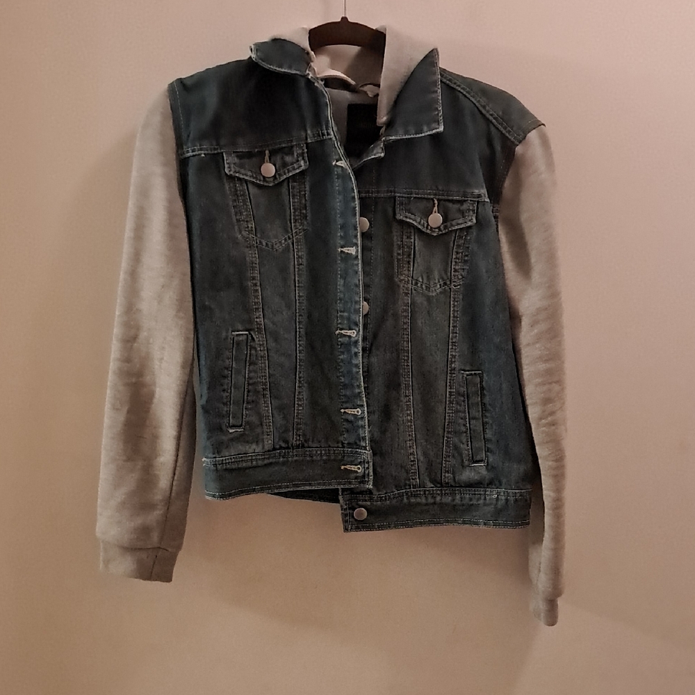 Forever 21 Jacket Women's Small S Denim Hooded Cotton Cropped Summer Casual